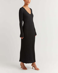 Clidress Chic V Neck Ribbed Knitting Pleated Maxi Dress