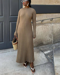 Clidress Chic V Neck Ribbed Knitting Pleated Maxi Dress