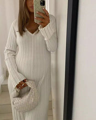 Clidress Chic V Neck Ribbed Knitting Pleated Maxi Dress
