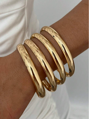 4pcs Vintage Elegant Wide Flat Metal Bangle Bracelets