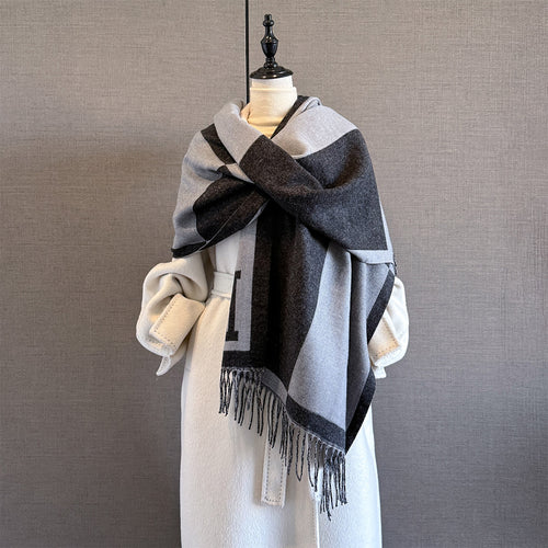 Clidress Letter H Cashmere Scarf